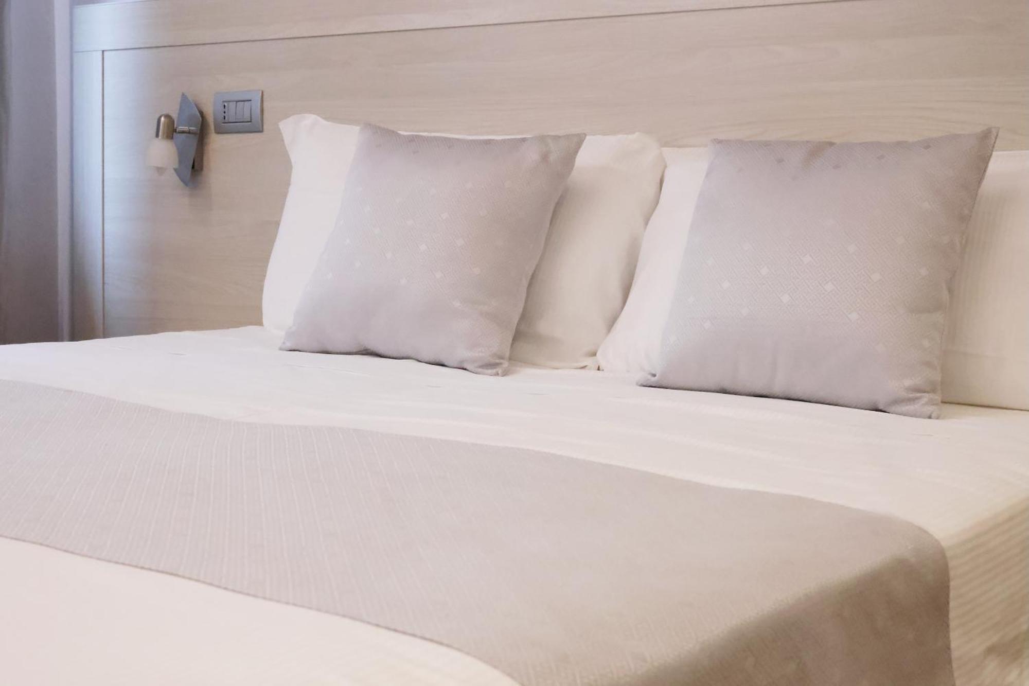 Palazzo Belli Bed & Breakfast อัลบา ภายนอก รูปภาพ