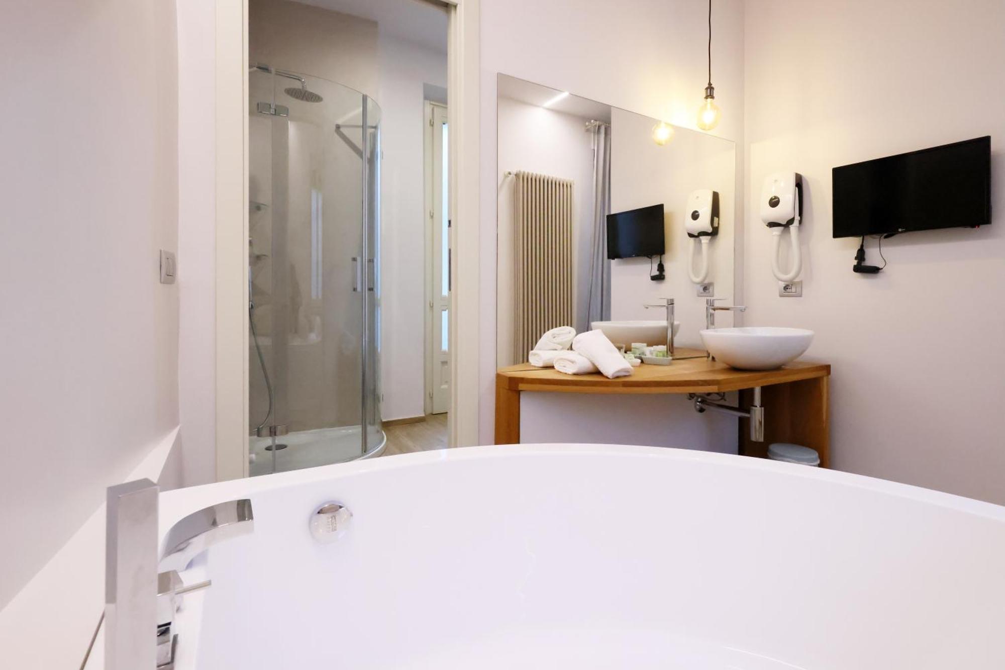 Palazzo Belli Bed & Breakfast อัลบา ภายนอก รูปภาพ