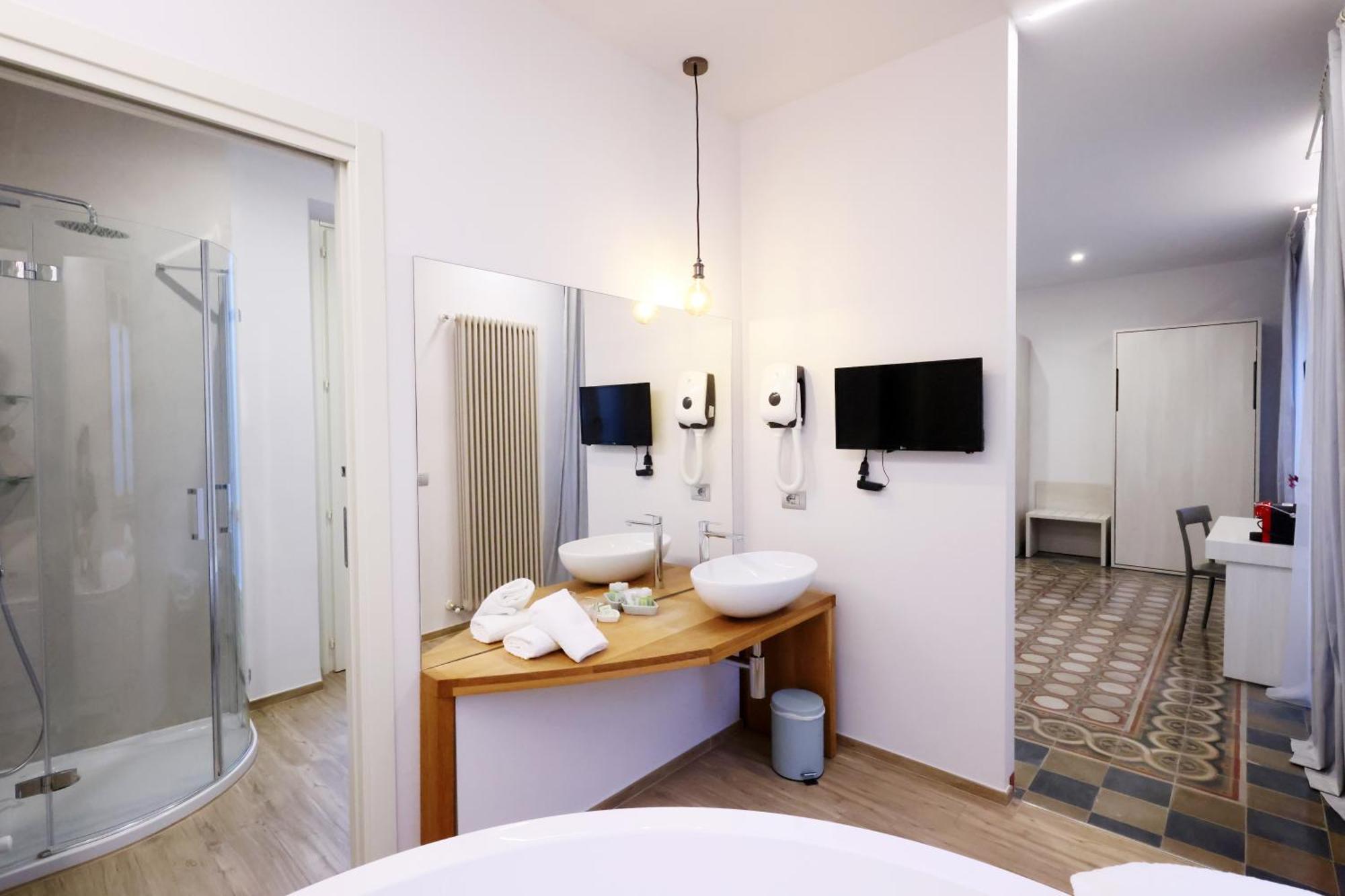 Palazzo Belli Bed & Breakfast อัลบา ภายนอก รูปภาพ