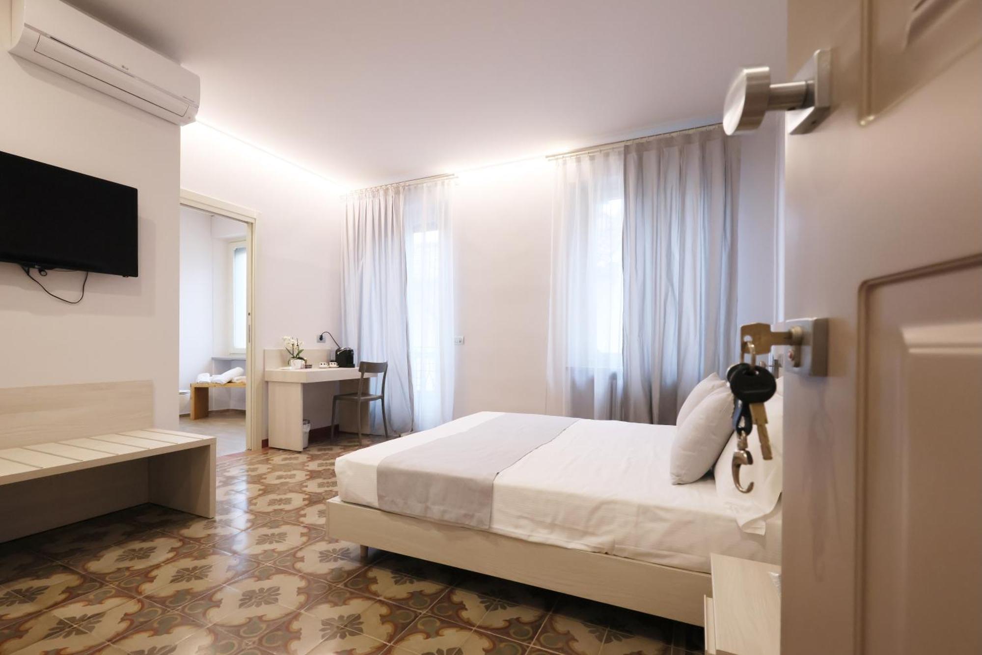 Palazzo Belli Bed & Breakfast อัลบา ภายนอก รูปภาพ