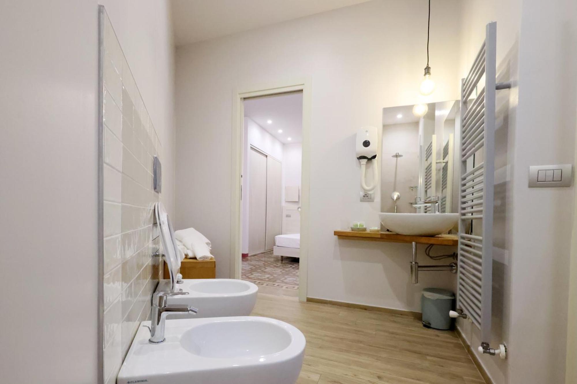 Palazzo Belli Bed & Breakfast อัลบา ภายนอก รูปภาพ