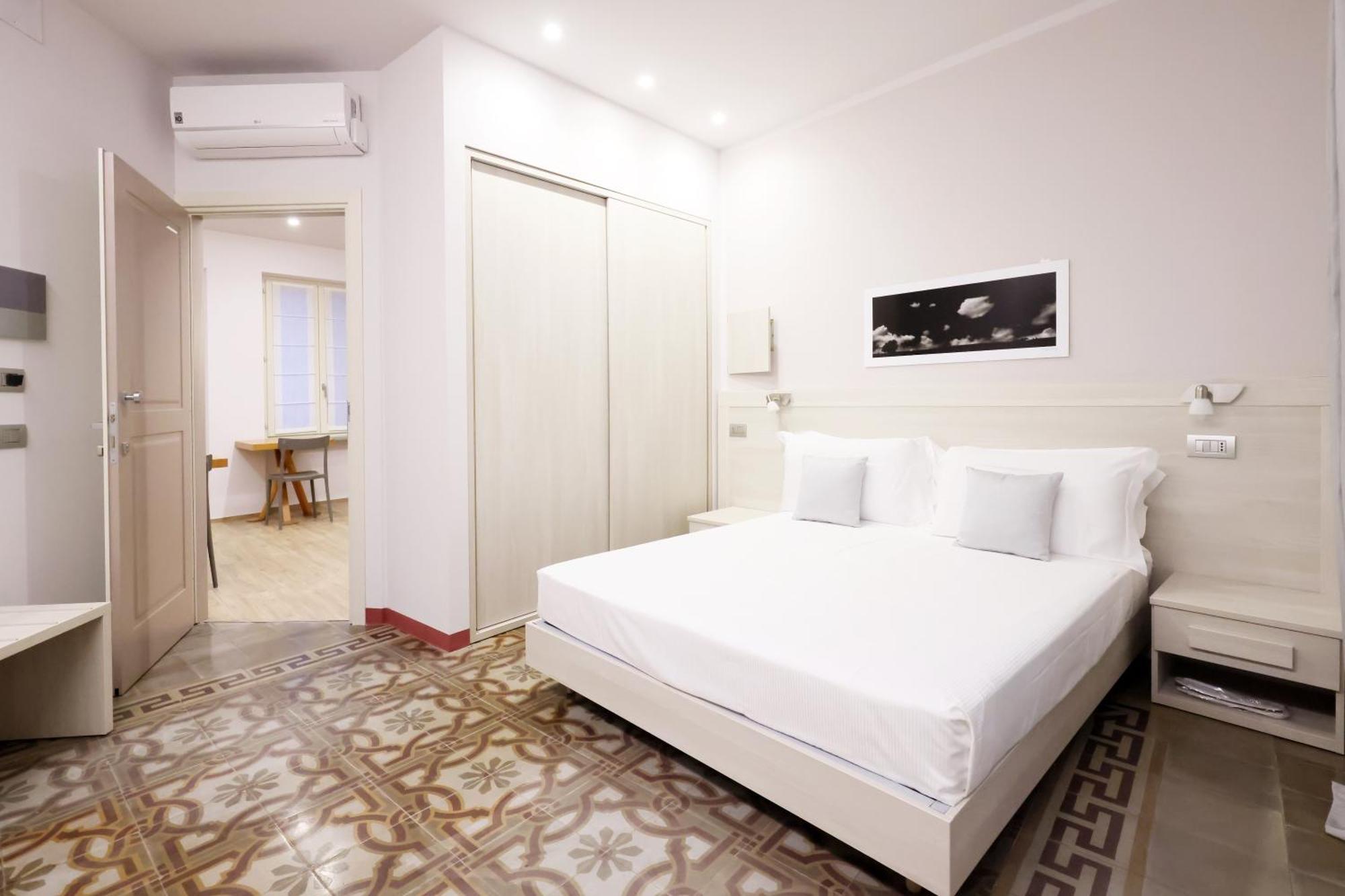 Palazzo Belli Bed & Breakfast อัลบา ภายนอก รูปภาพ