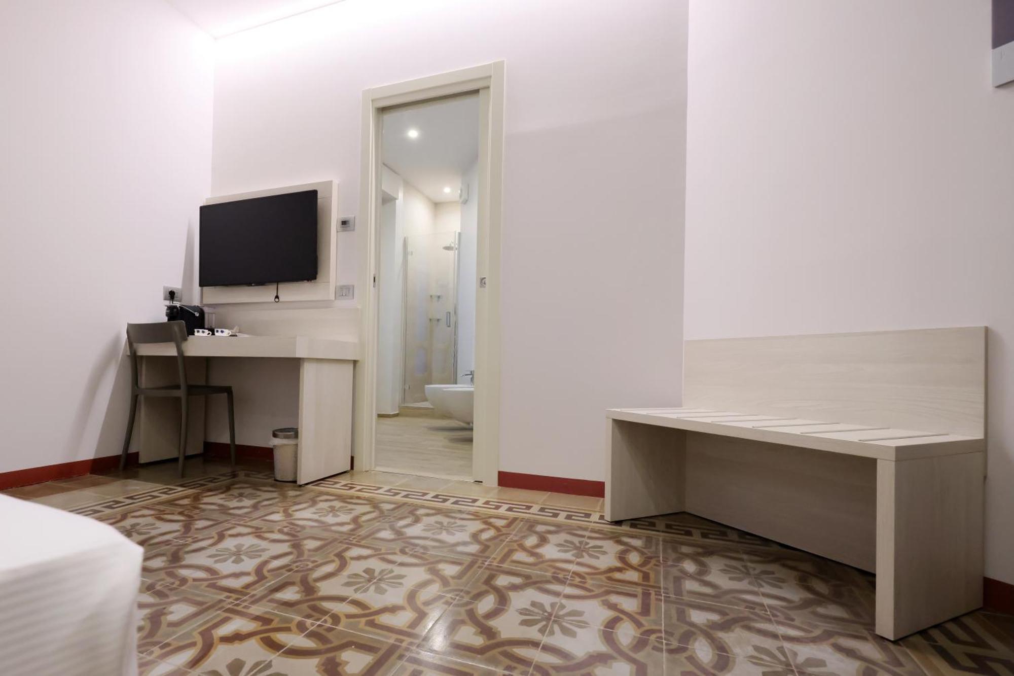 Palazzo Belli Bed & Breakfast อัลบา ภายนอก รูปภาพ