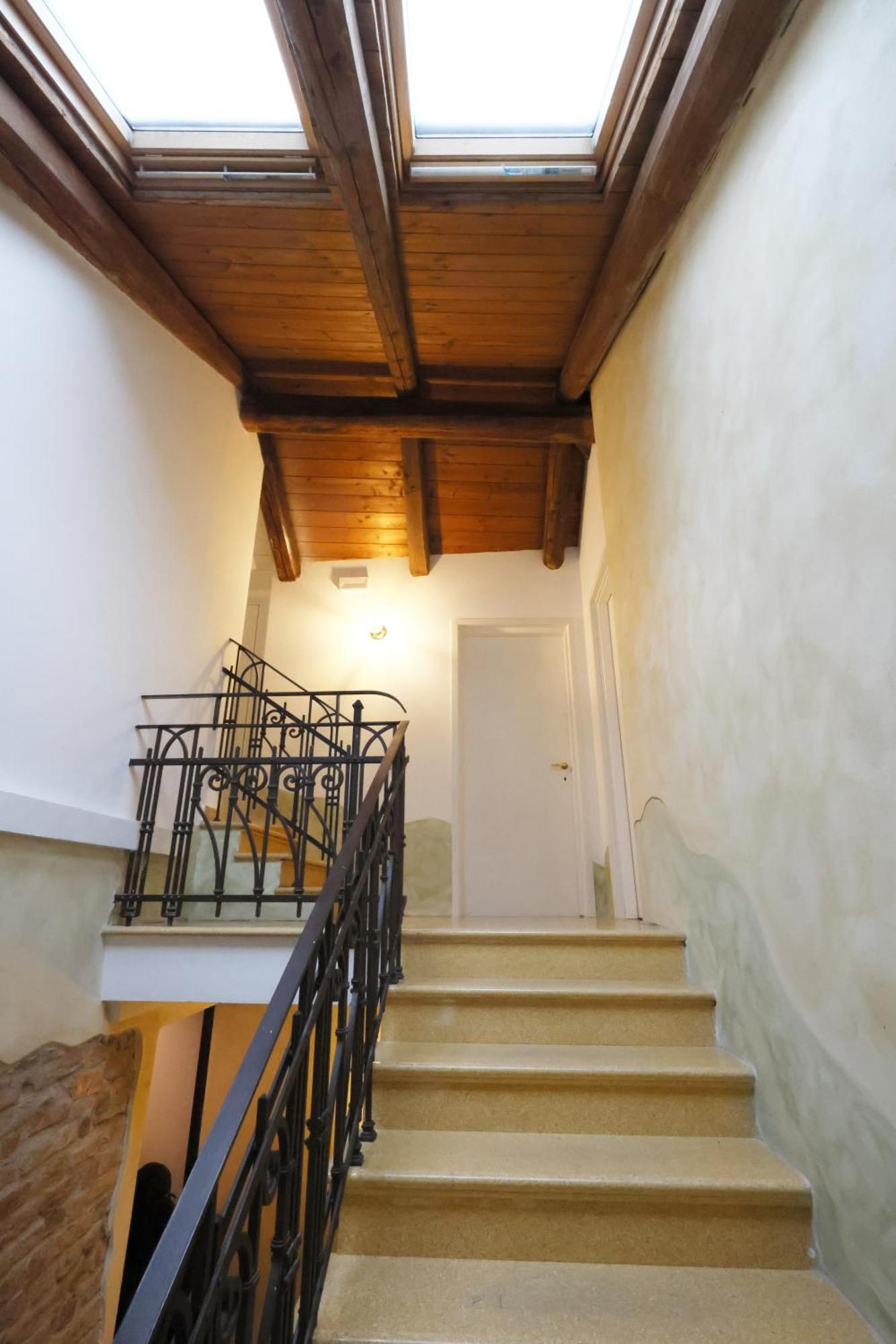 Palazzo Belli Bed & Breakfast อัลบา ภายนอก รูปภาพ