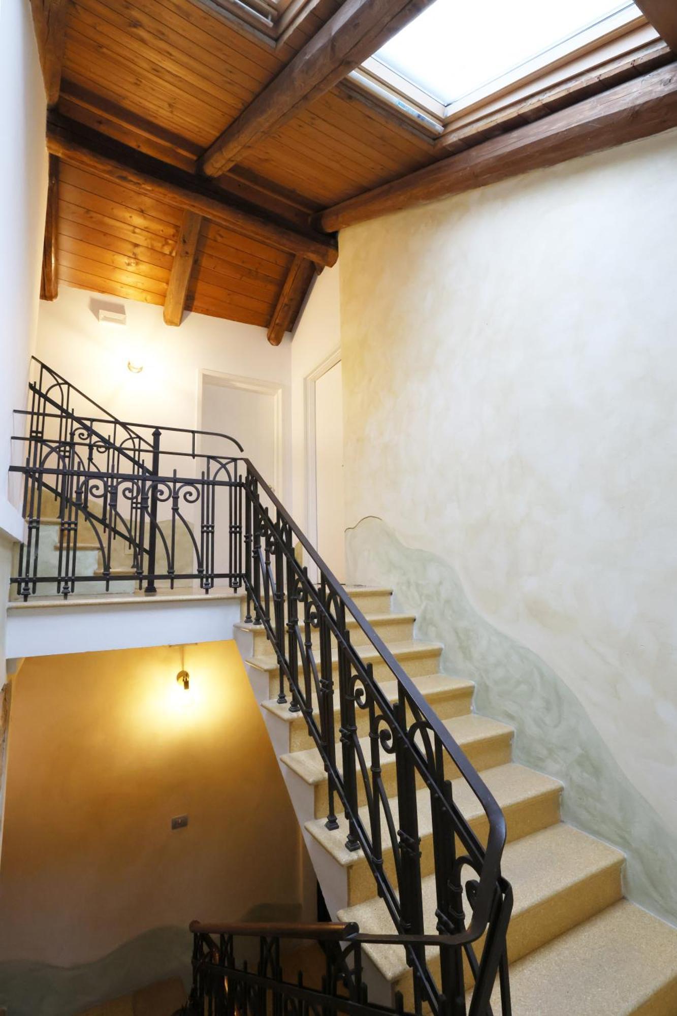 Palazzo Belli Bed & Breakfast อัลบา ภายนอก รูปภาพ